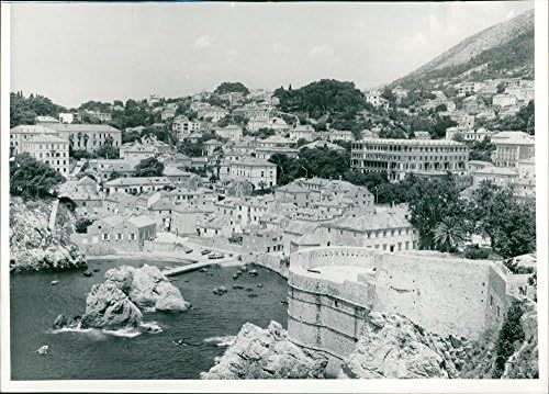 צילום וינטג 'של הנמל וקירות דוברובניק